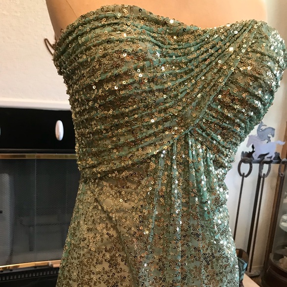 Beautiful sequin dress! - Picture 2 of 3